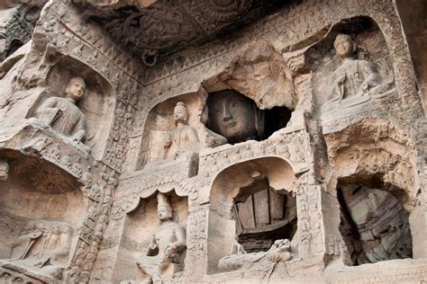  Die Yunyang Grotten: Spektakuläre Felsformationen und ein Fenster zur Vergangenheit!