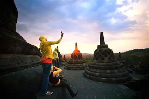 Borobudur: Ein uraltes buddhistisches Wunderwerk im Herzen von Java!