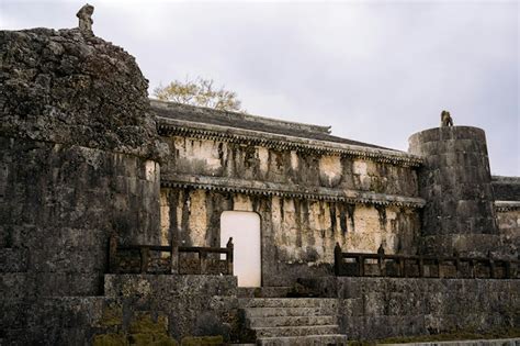  Das Xorax-Mausoleum: Ein spiritueller Rückzugsort voller Geschichte und misteriöser Schönheit!