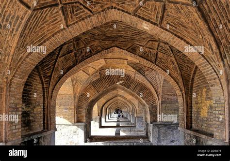  Der Shahzade-Mahmud-Komplex - Ein Meisterwerk islamischer Architektur in Isfahan!